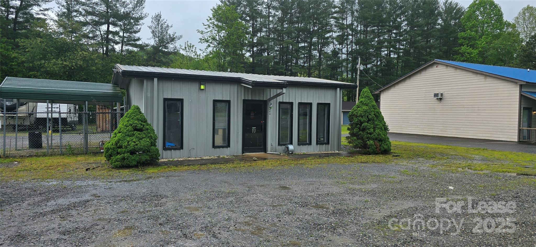 4594 Jonathan Creek Road Property Photo 2