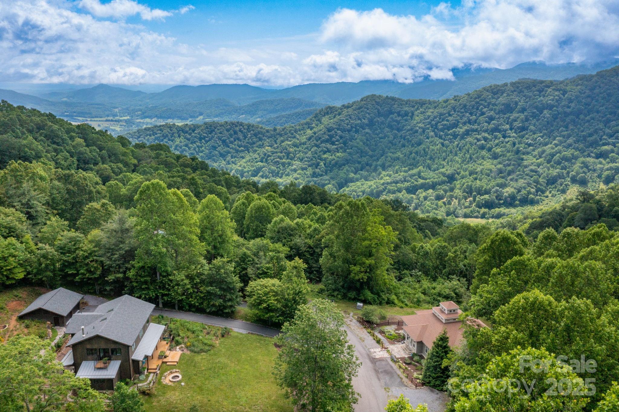 129 Mount Soma Boulevard Property Photo 4