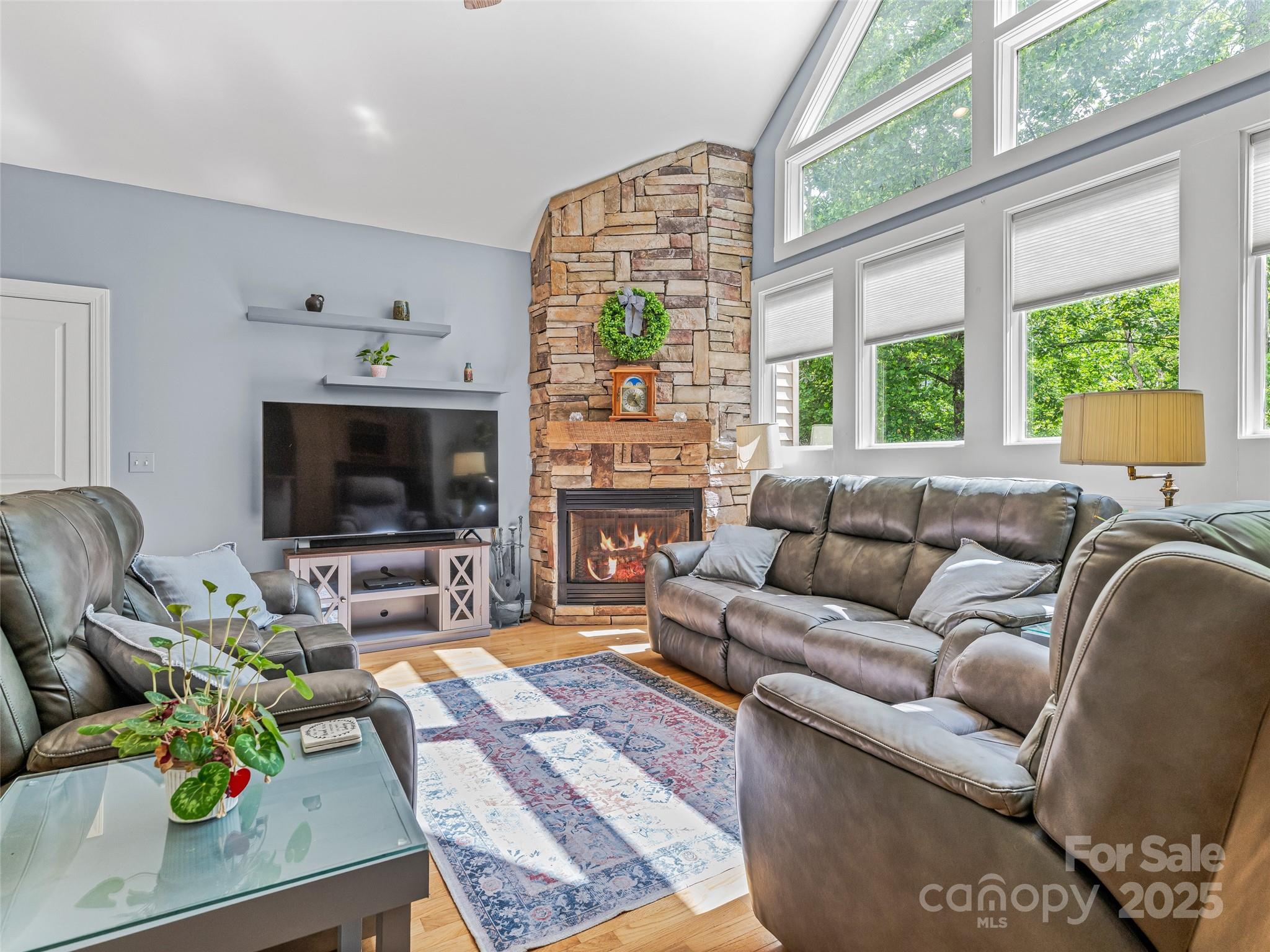 138 Bridlewood Trail Property Photo 7