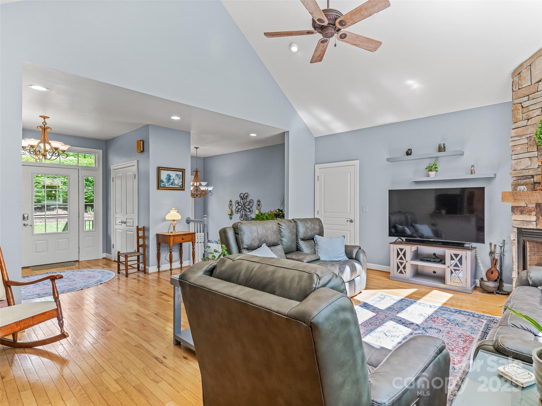 138 Bridlewood Trail Property Photo 9