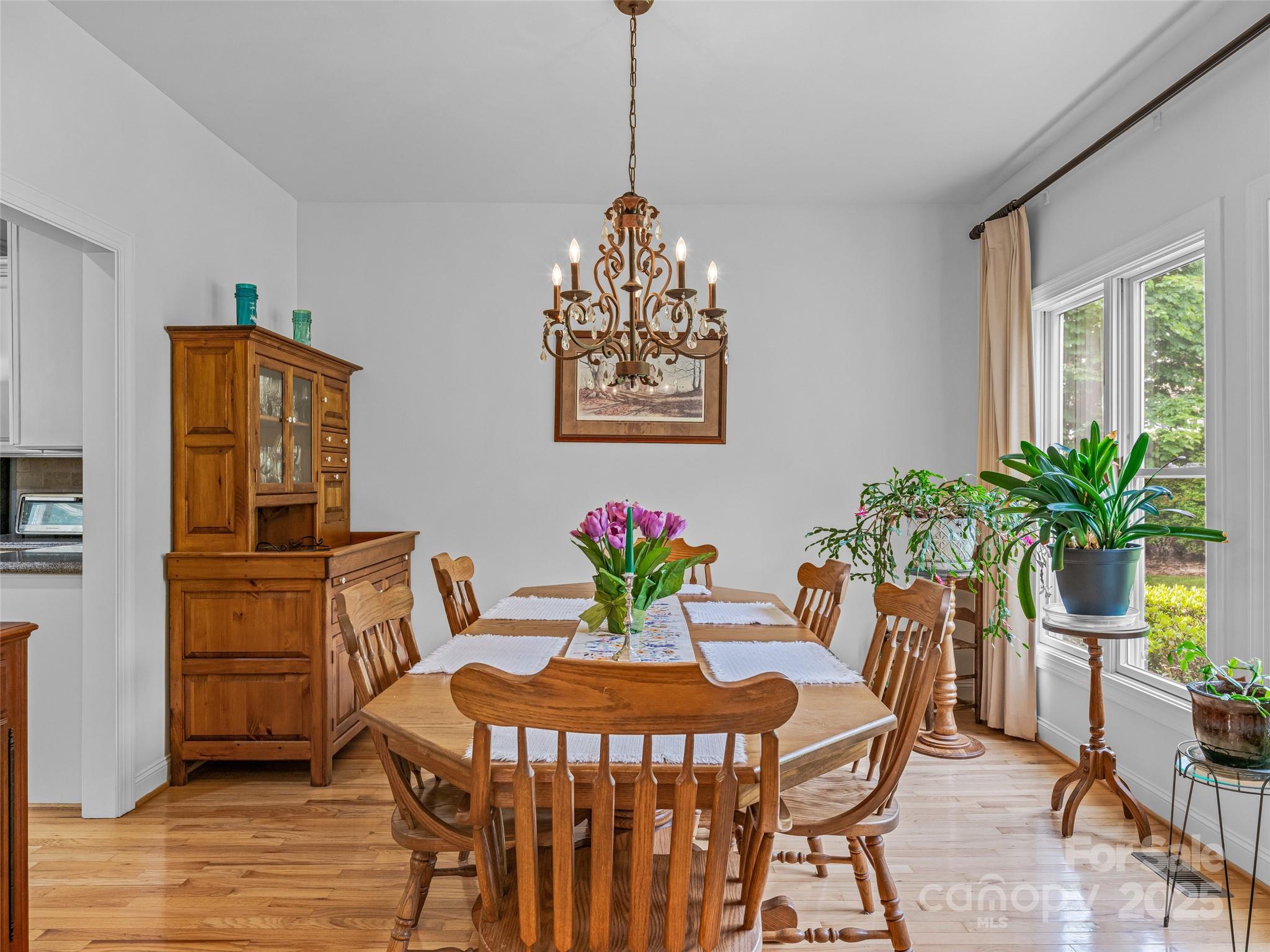 138 Bridlewood Trail Property Photo 11