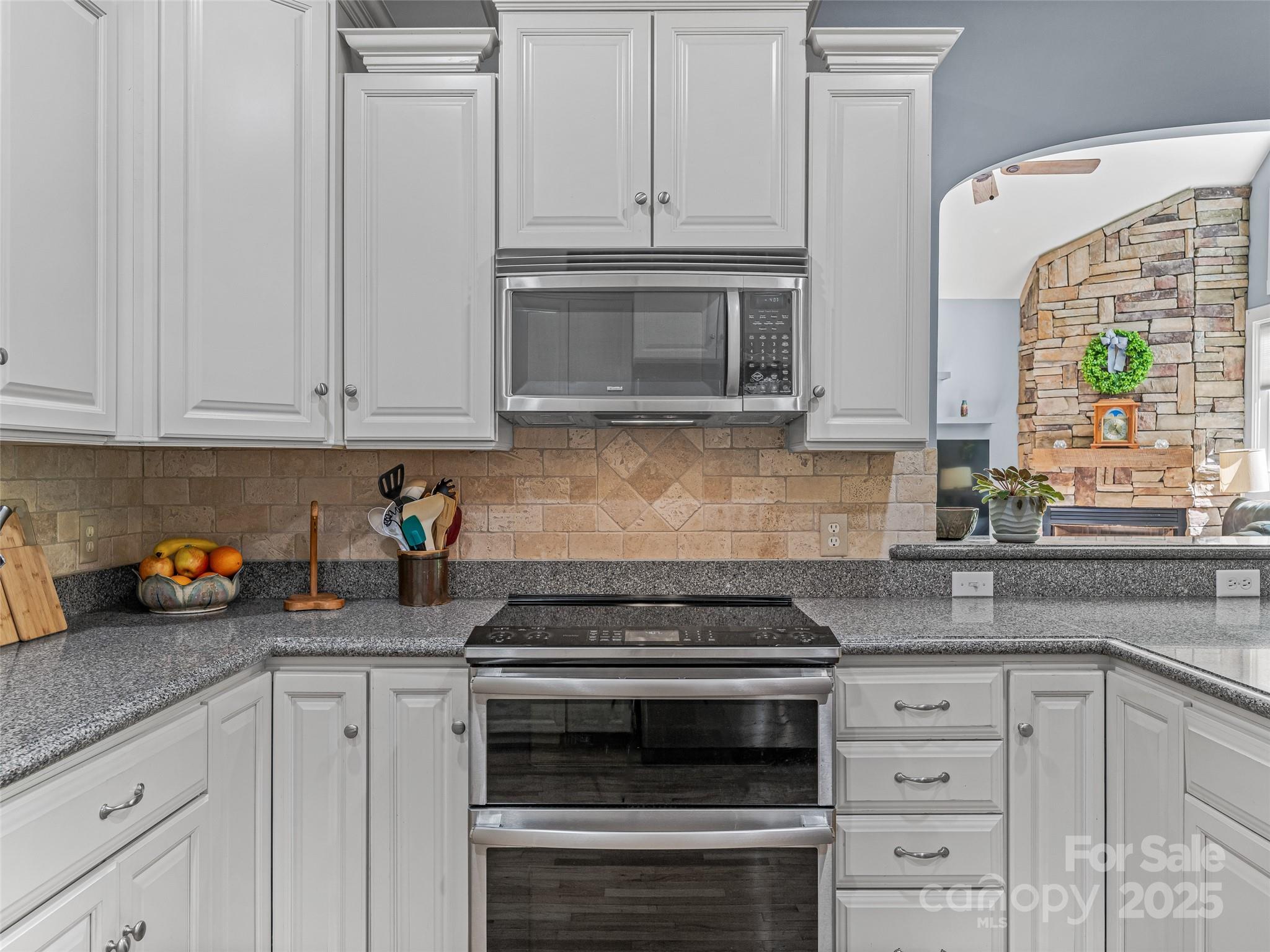 138 Bridlewood Trail Property Photo 14