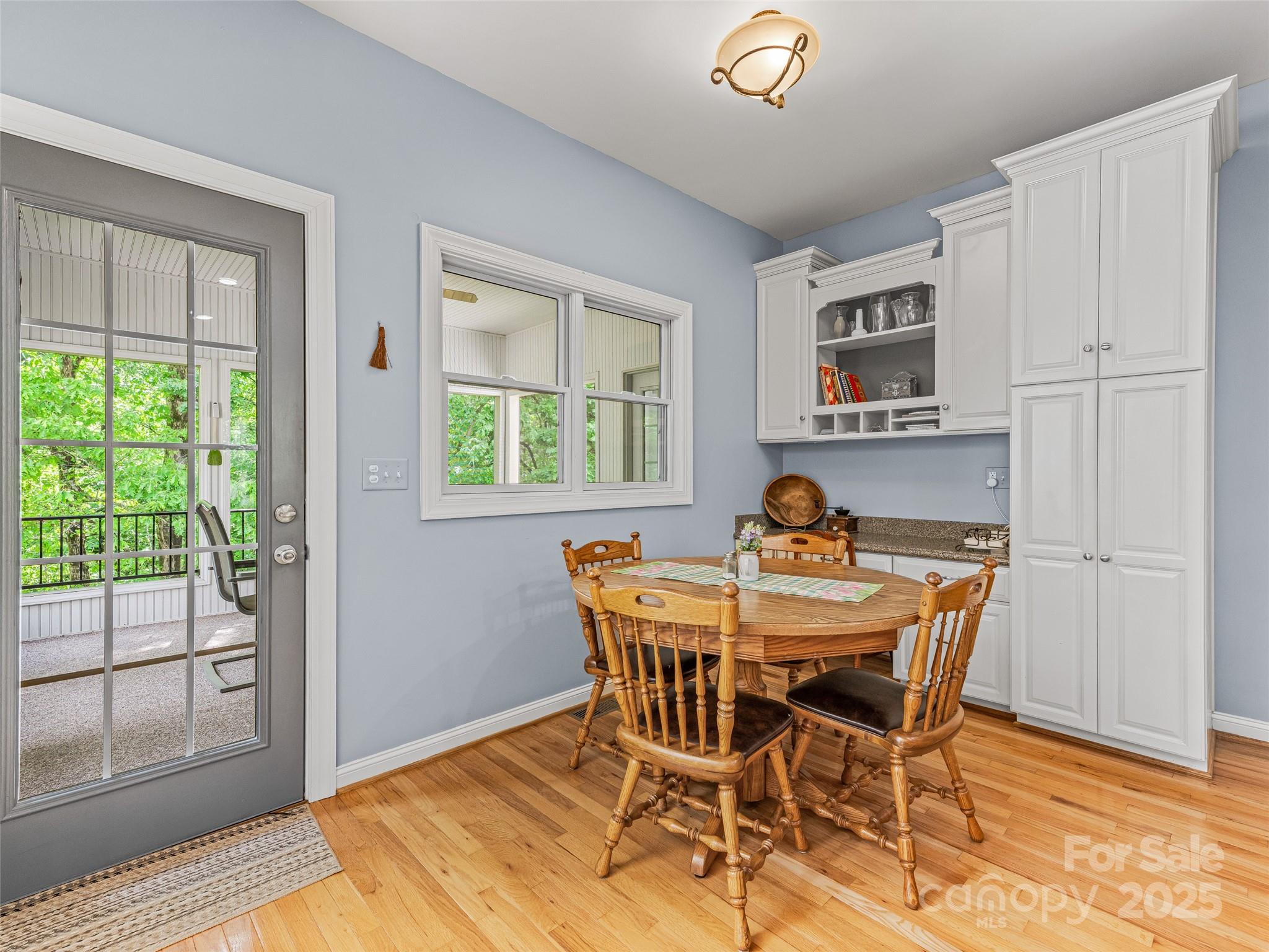 138 Bridlewood Trail Property Photo 16