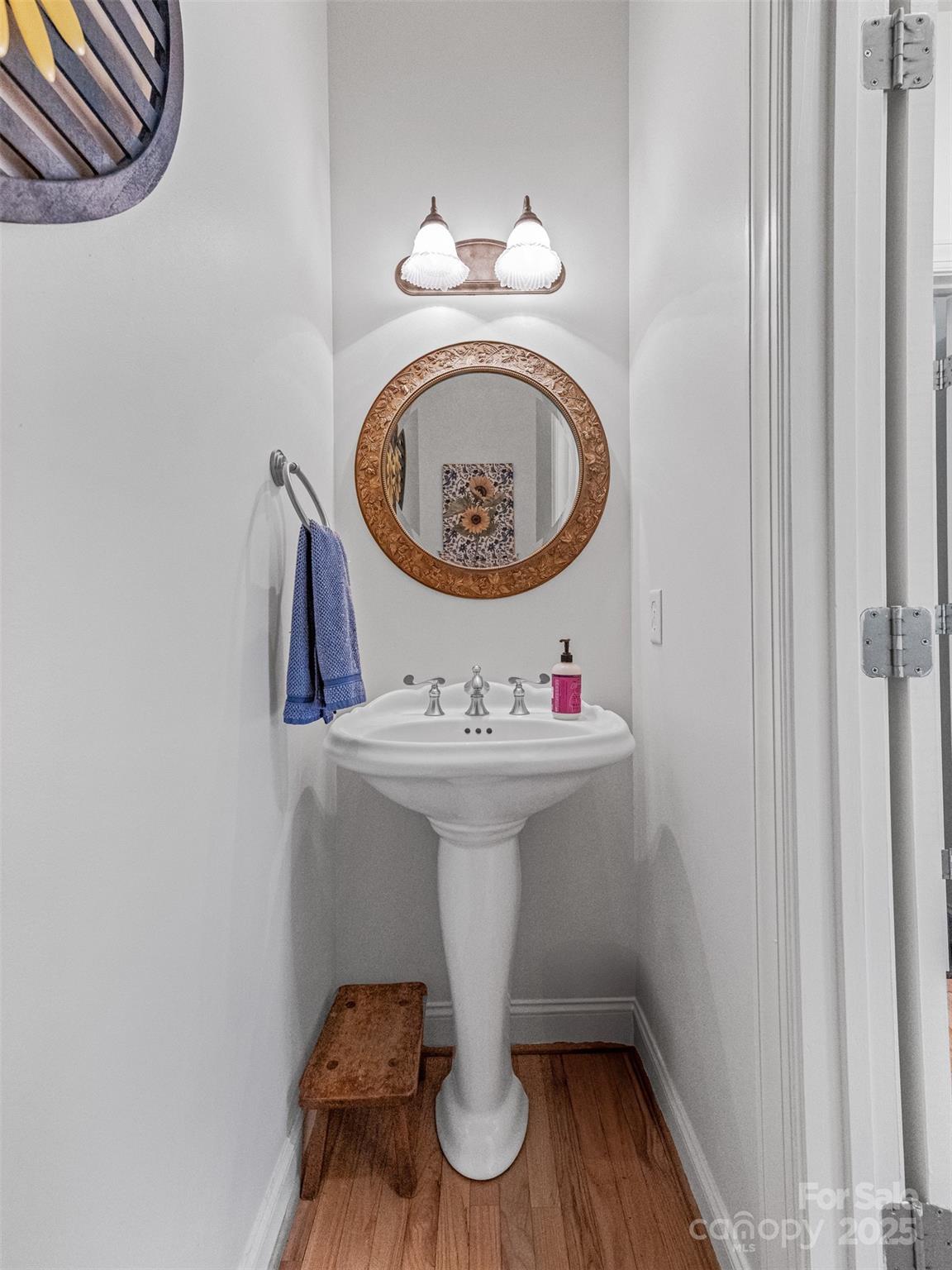 138 Bridlewood Trail Property Photo 31