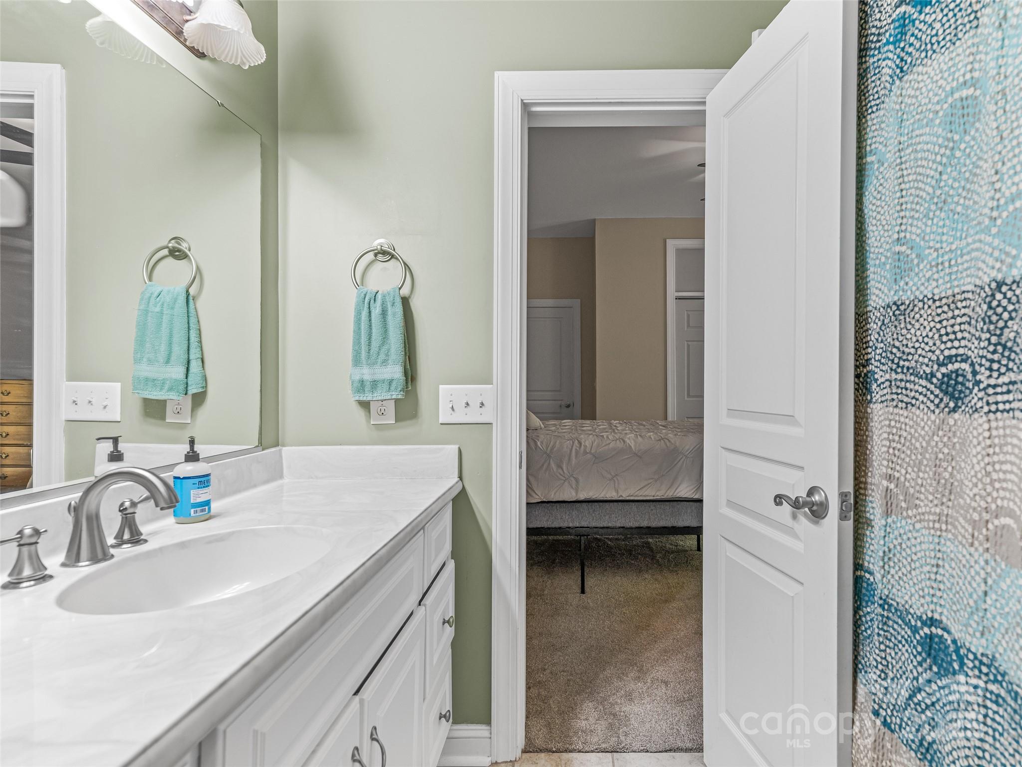 138 Bridlewood Trail Property Photo 38