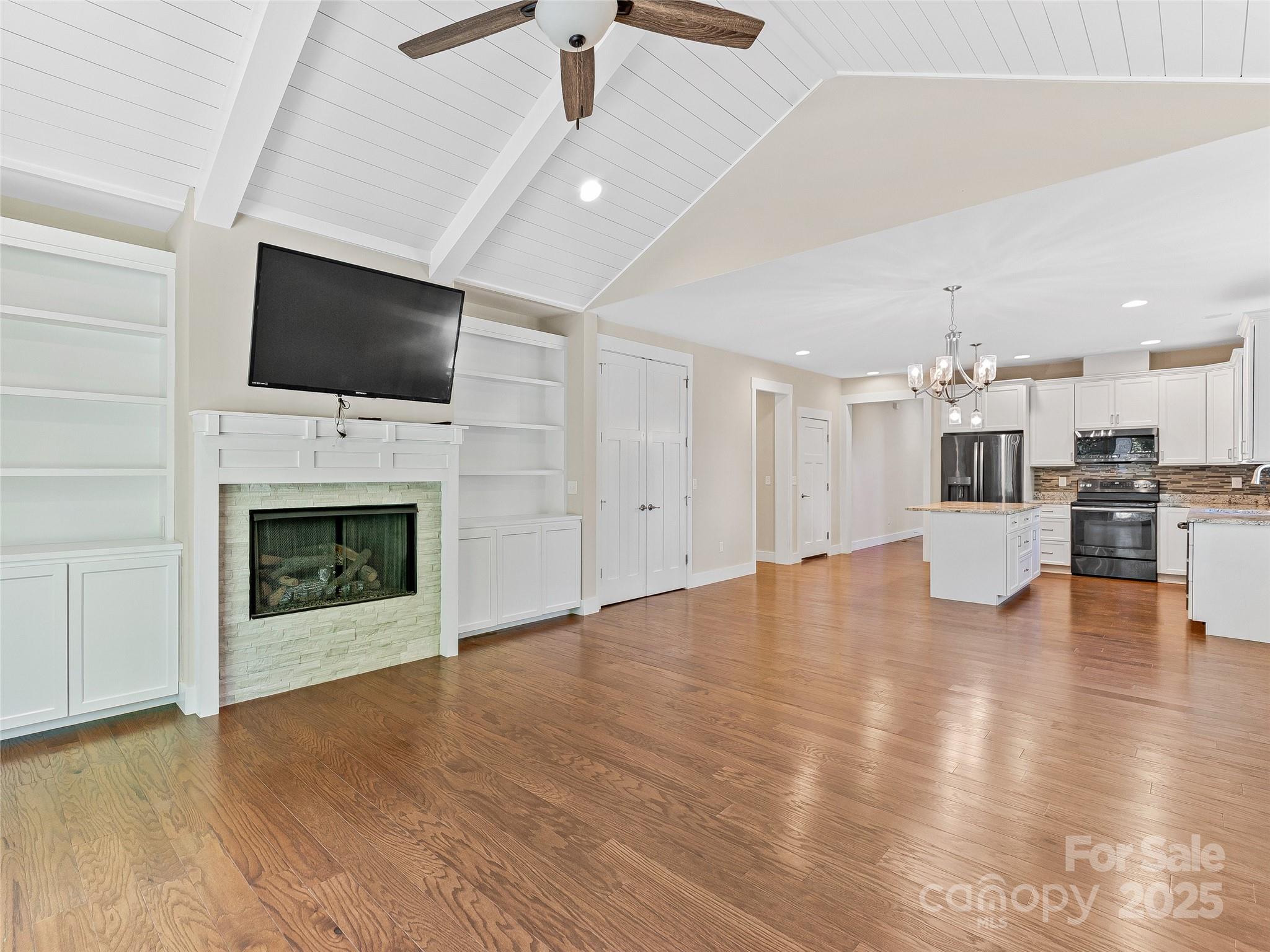 29 Farm Pond Lane Property Photo 9