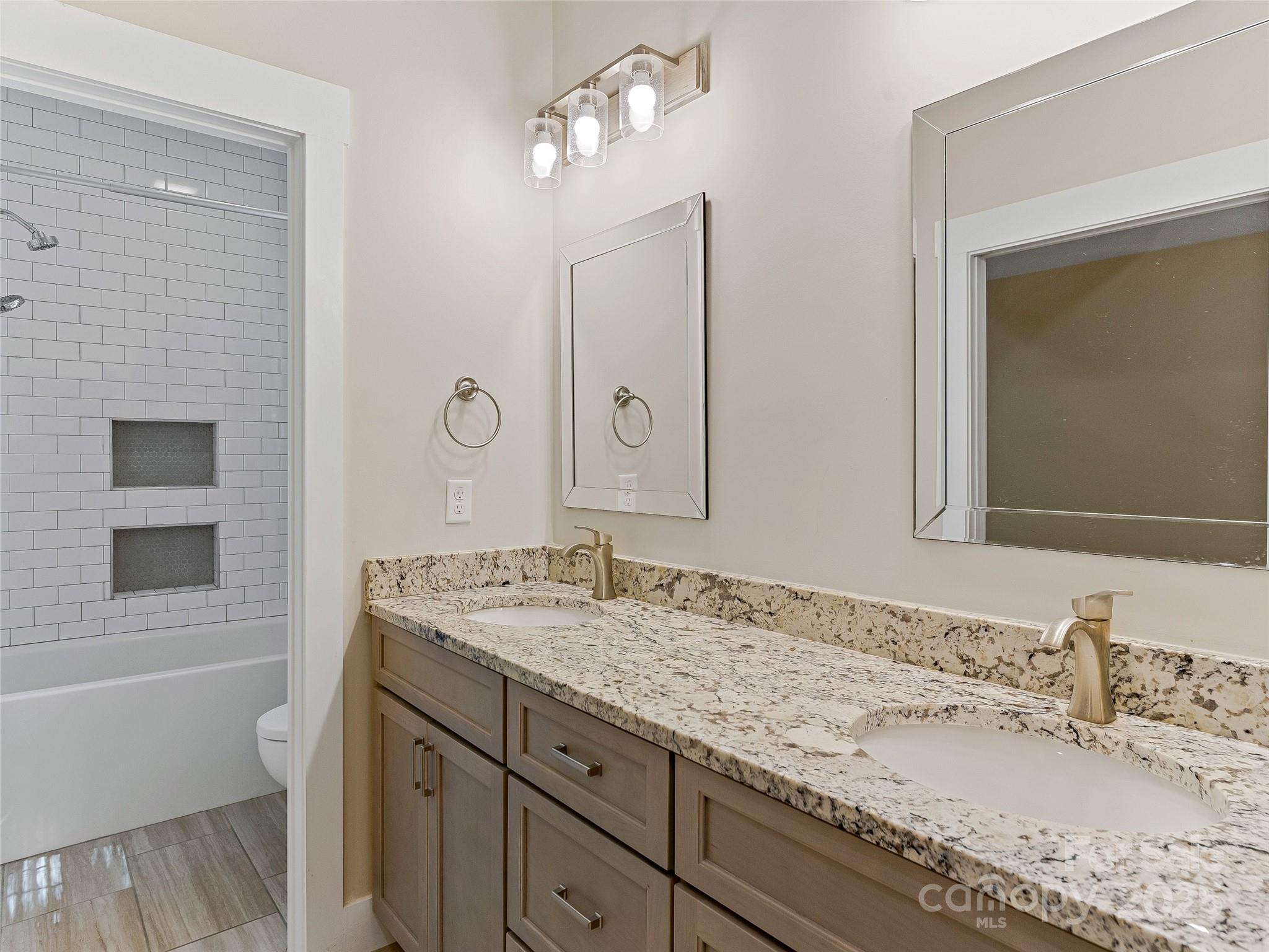 29 Farm Pond Lane Property Photo 13