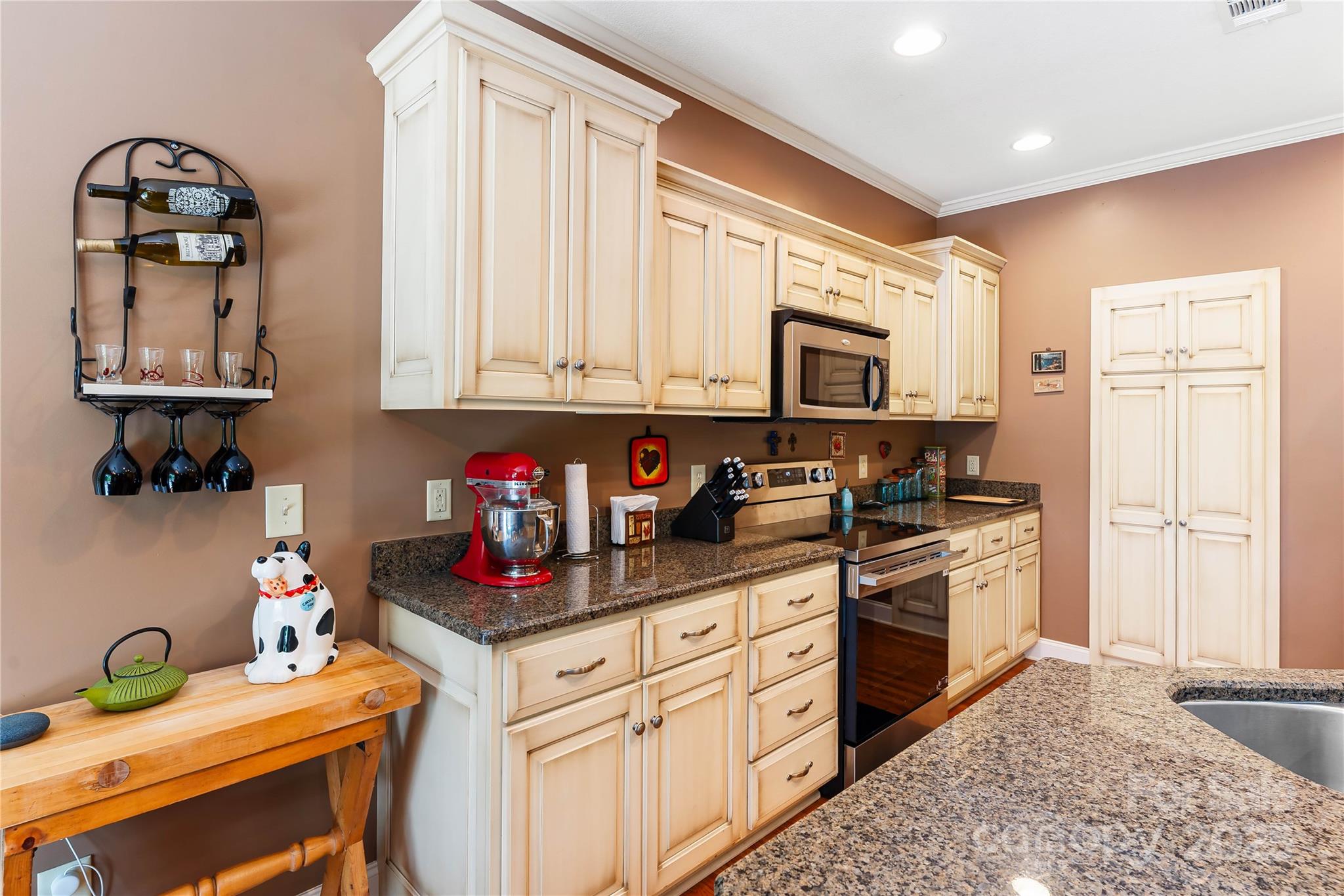 460 Dublin Lane Property Photo 9