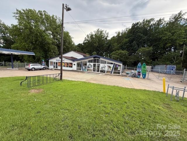400 E Dixon Boulevard Property Photo 2
