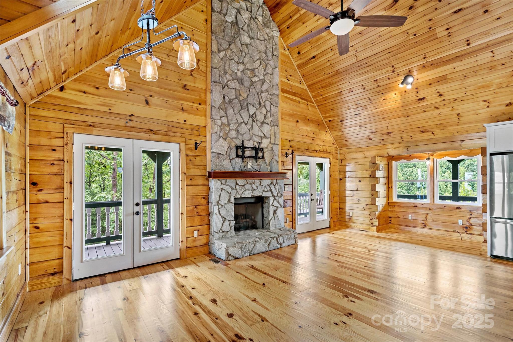 2097 Pinnacle Parkway 14 Property Photo 2