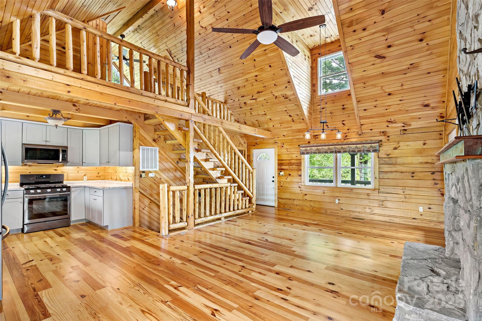 2097 Pinnacle Parkway 14 Property Photo 4