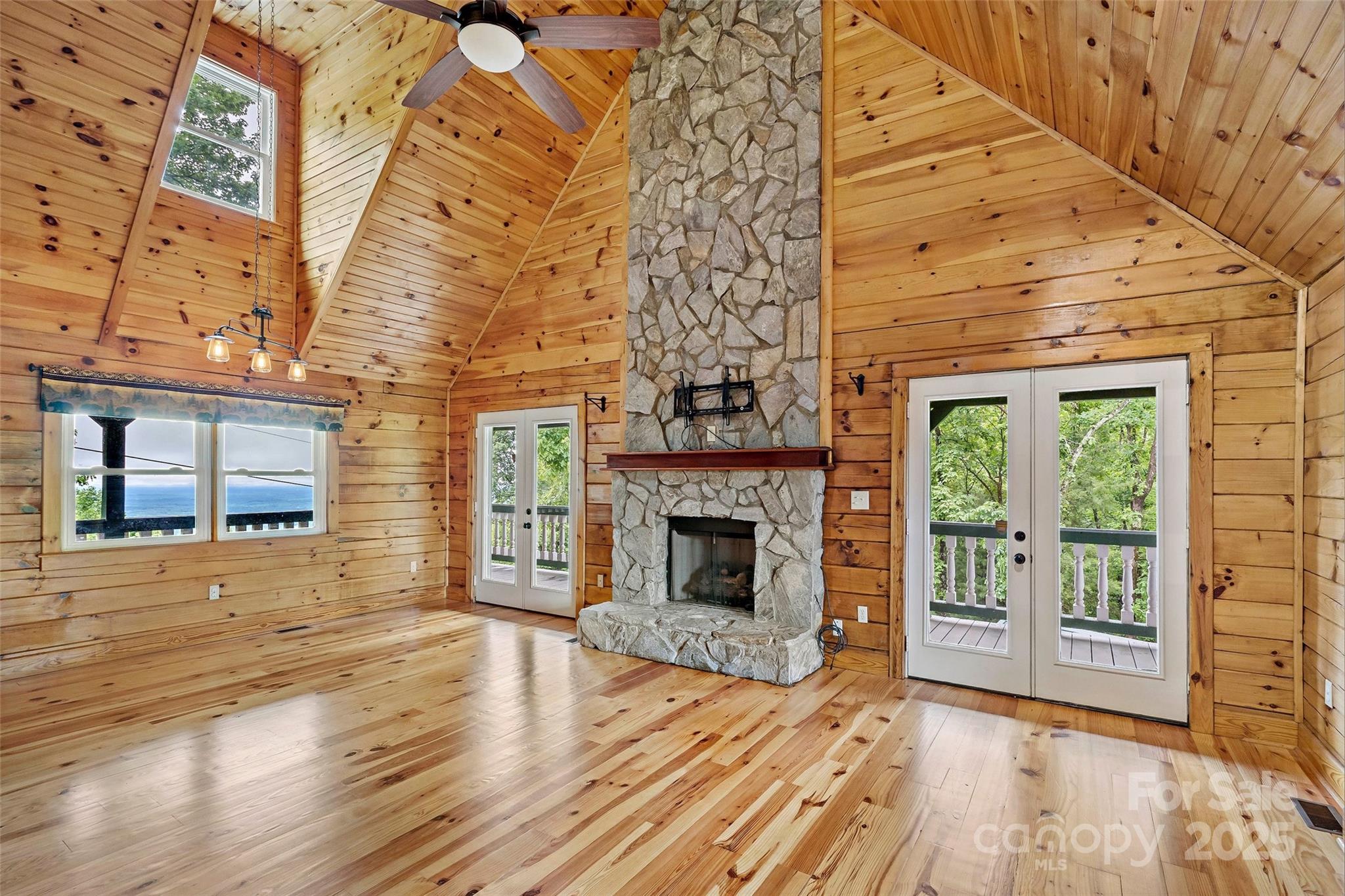 2097 Pinnacle Parkway 14 Property Photo 8