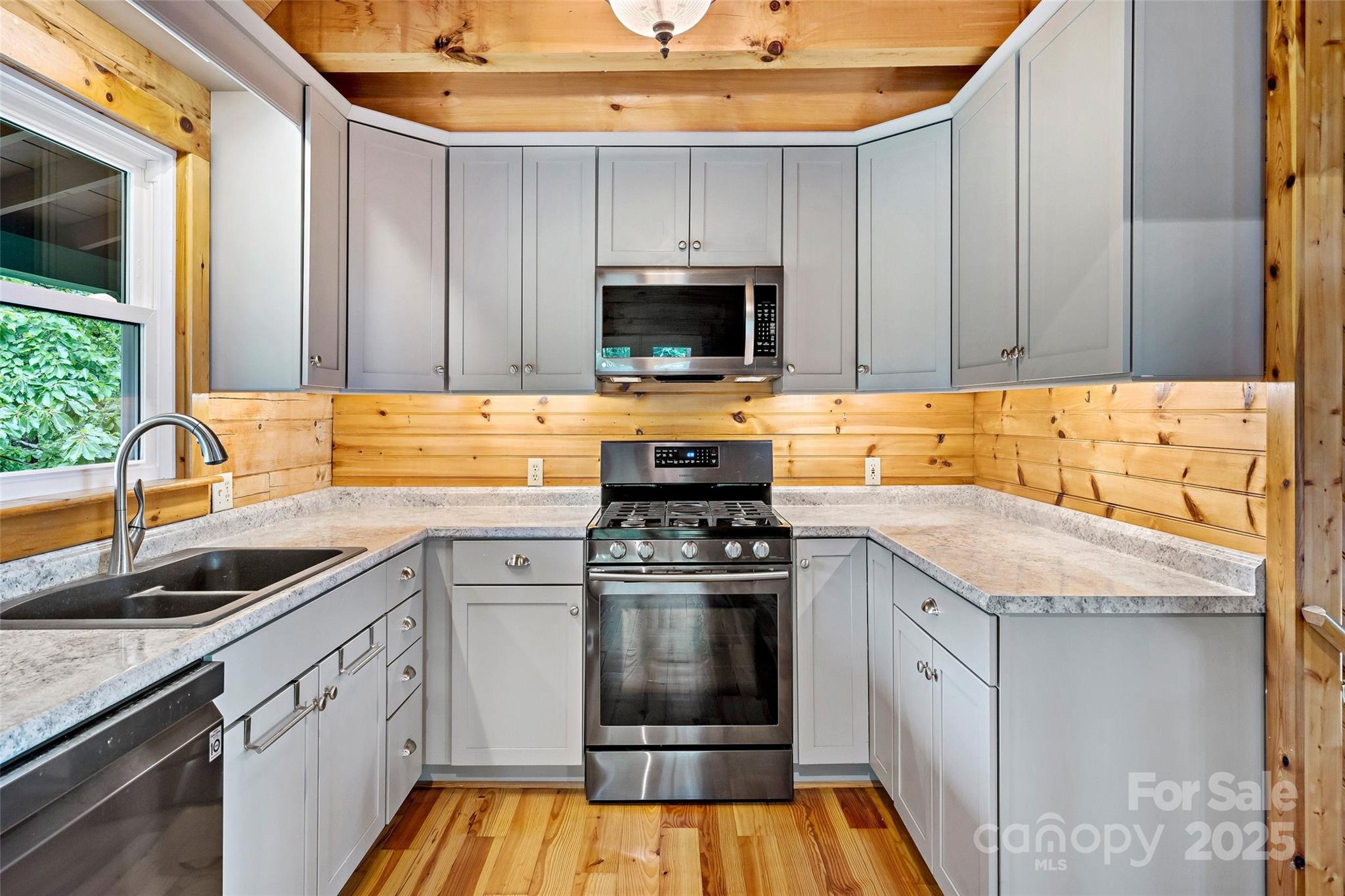 2097 Pinnacle Parkway 14 Property Photo 10