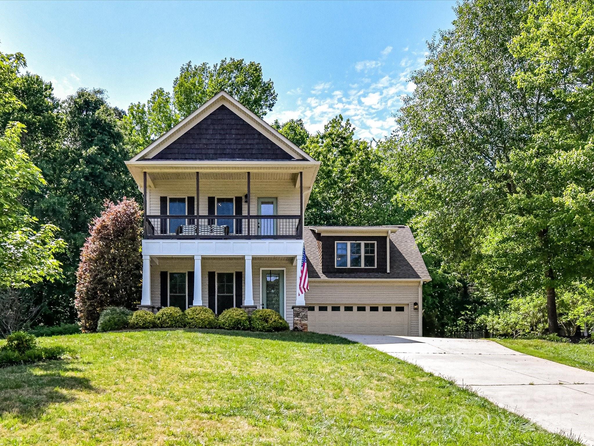 3801 Creek Ridge Drive Property Photo 1