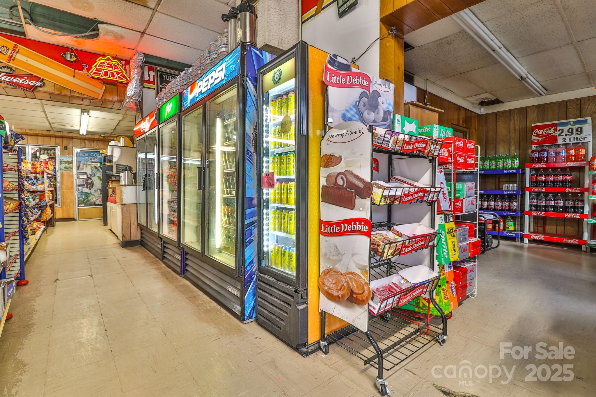 405 Haywood Road Property Photo 4