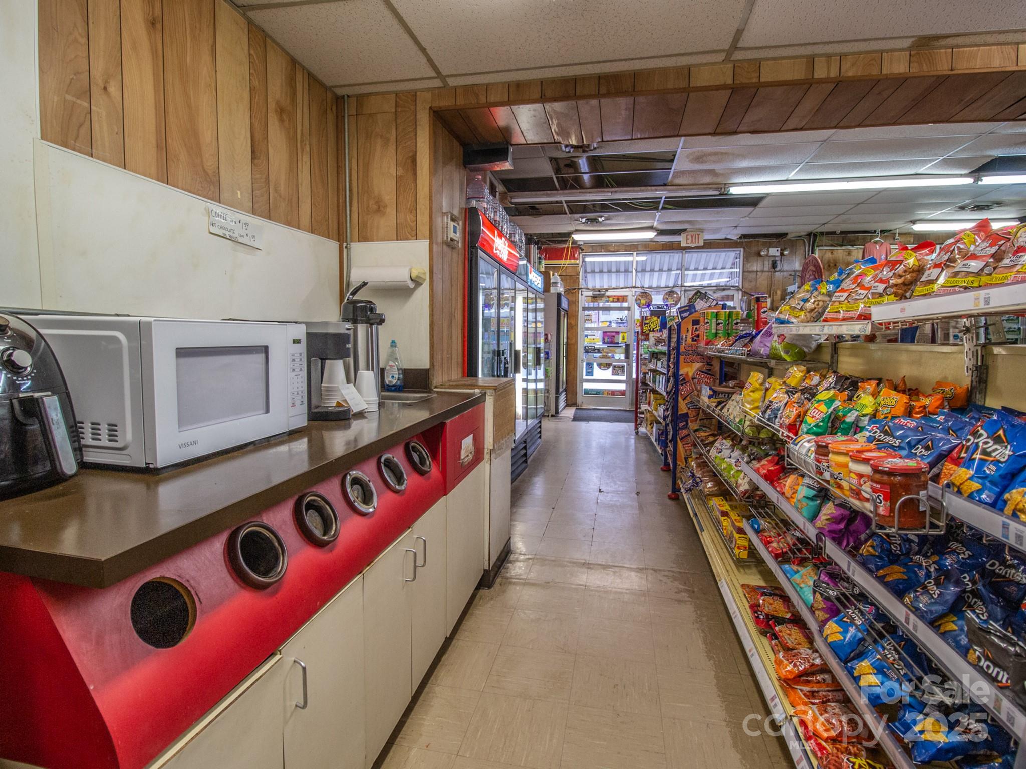 405 Haywood Road Property Photo 11