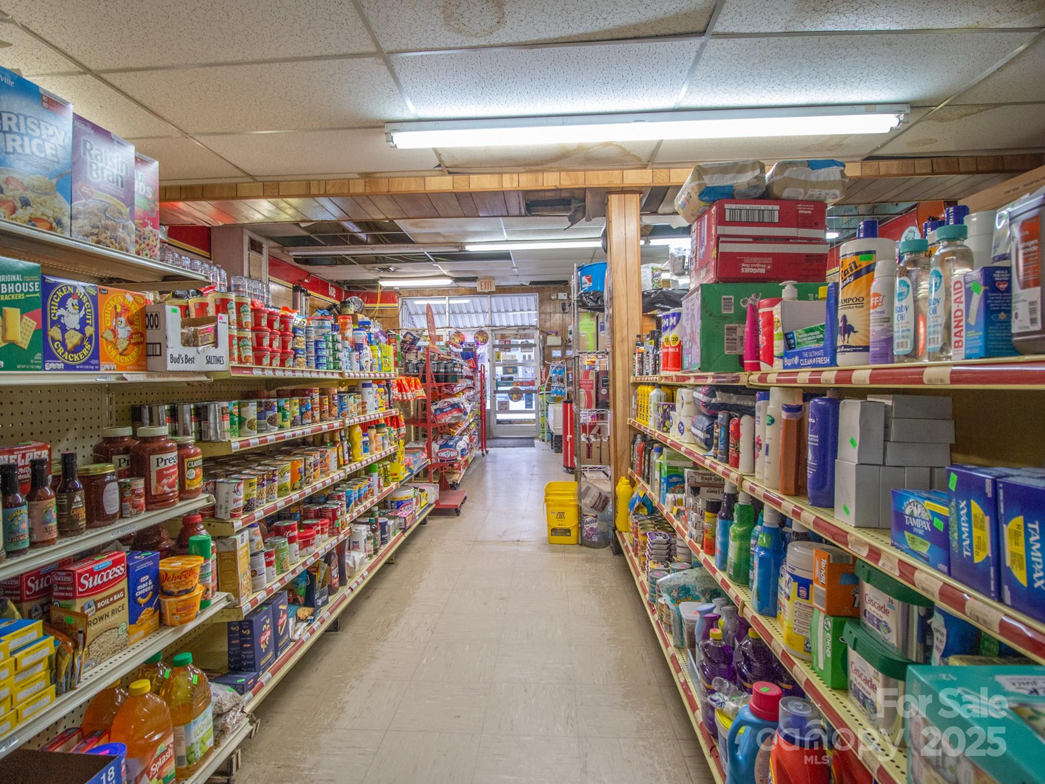 405 Haywood Road Property Photo 12