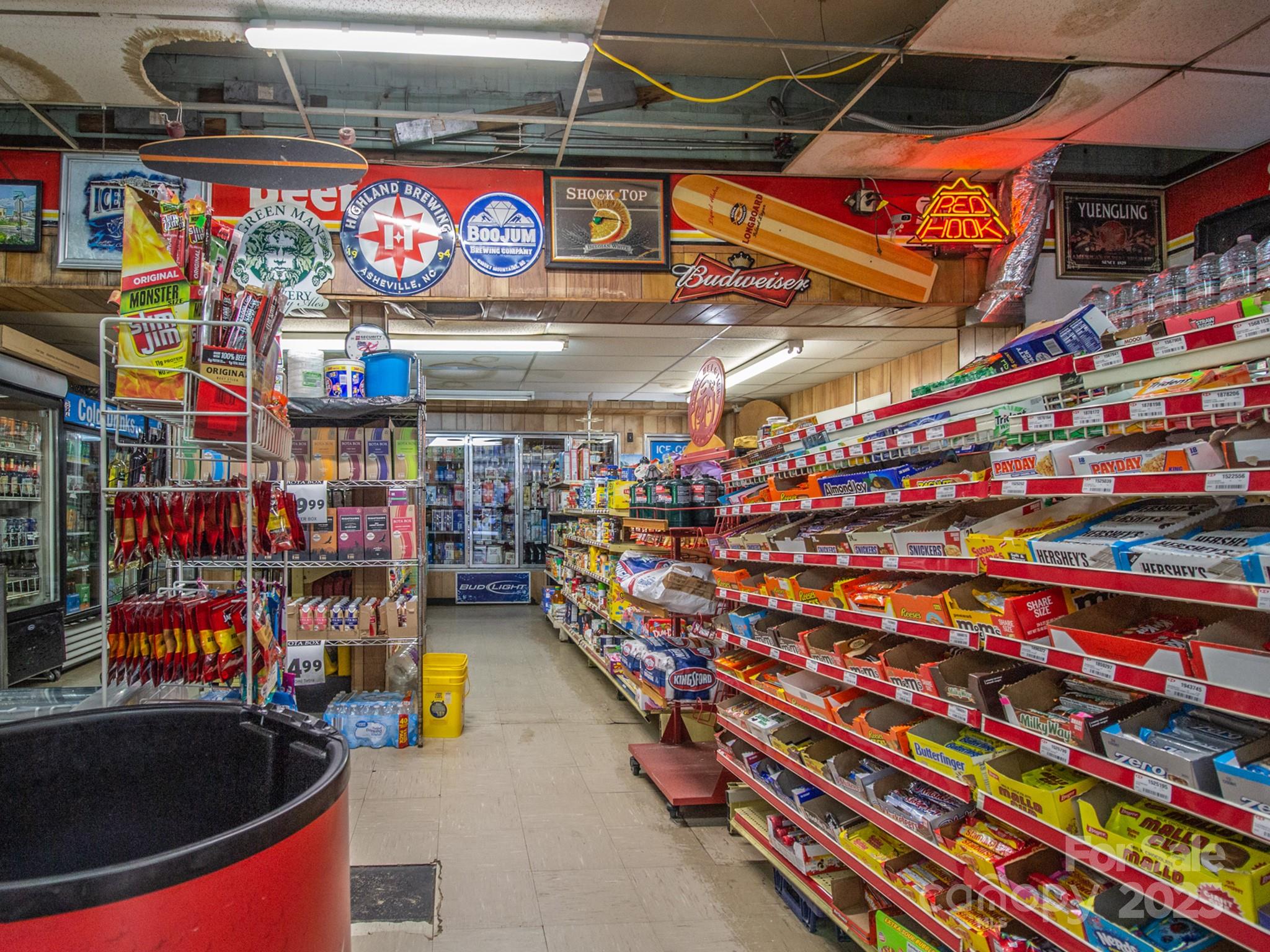 405 Haywood Road Property Photo 13