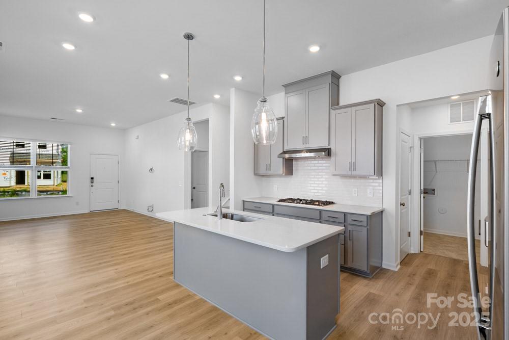 3127 Beacon Heights Road Property Photo 3