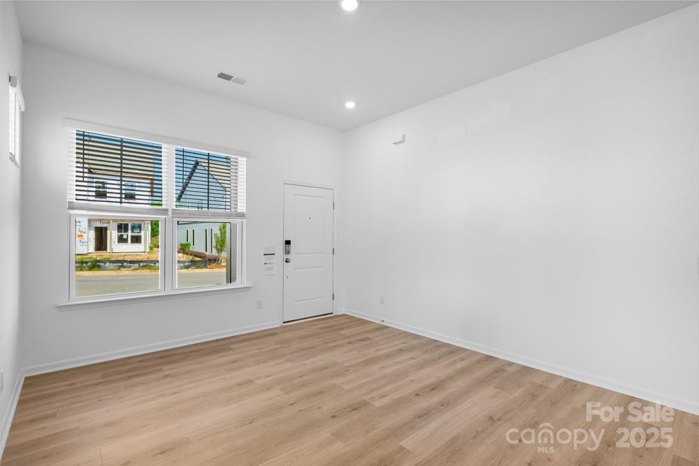 3127 Beacon Heights Road Property Photo 4