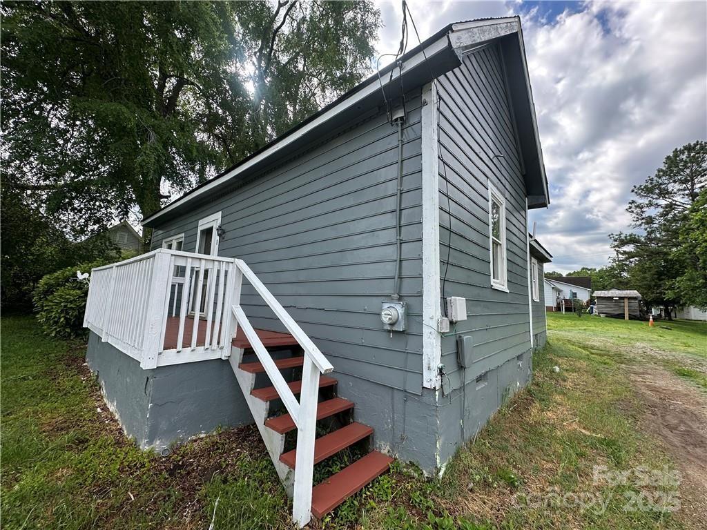 168 Grove Street Property Photo