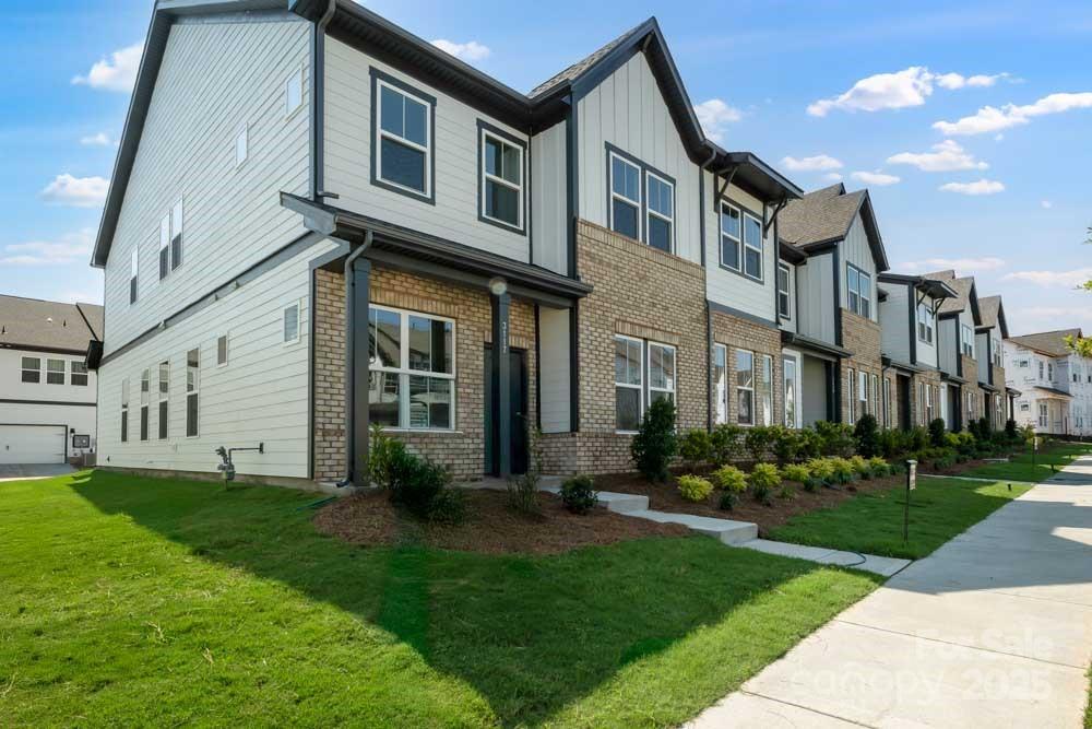 3117 Beacon Heights Road Property Photo 1