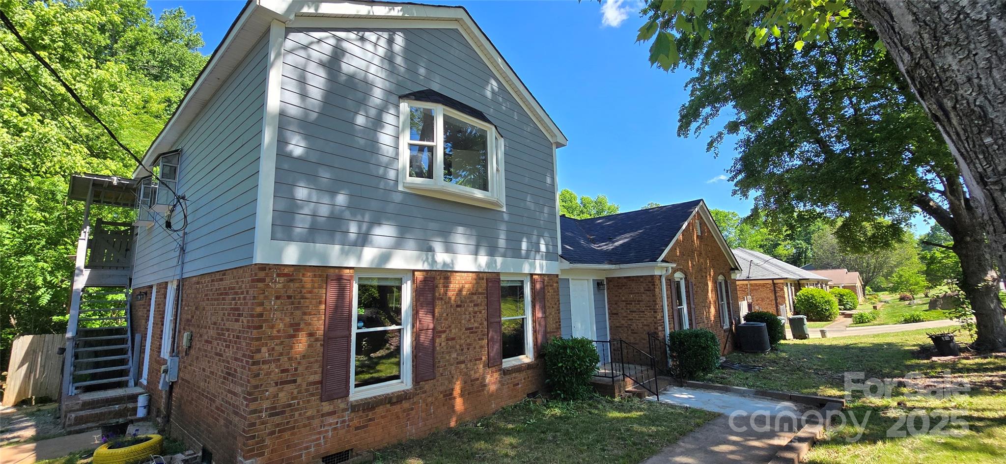 401 Pamela Street Property Photo