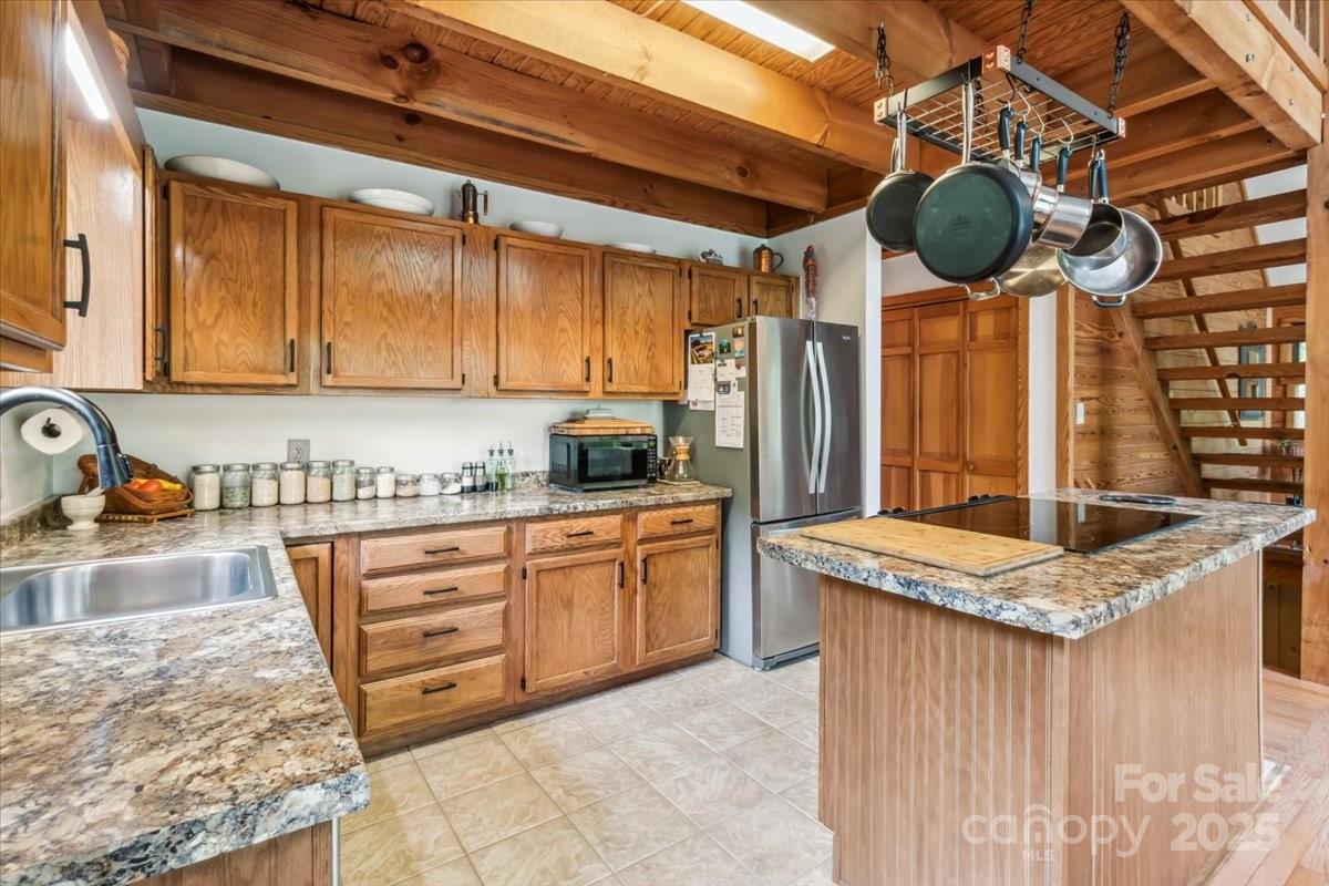 256 West Ridge Drive Property Photo 10