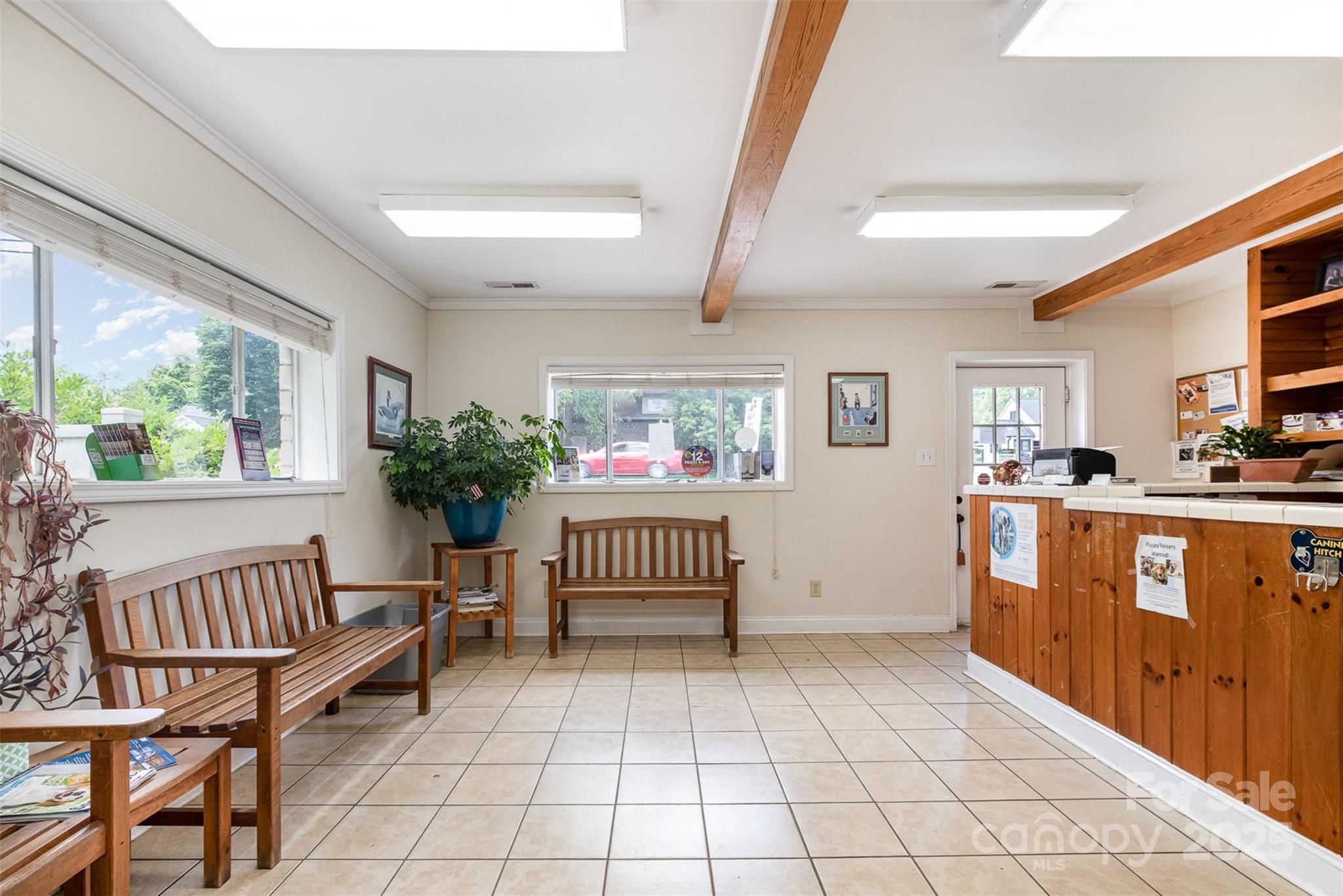 1512 Davie Avenue 2/11 Property Photo 4
