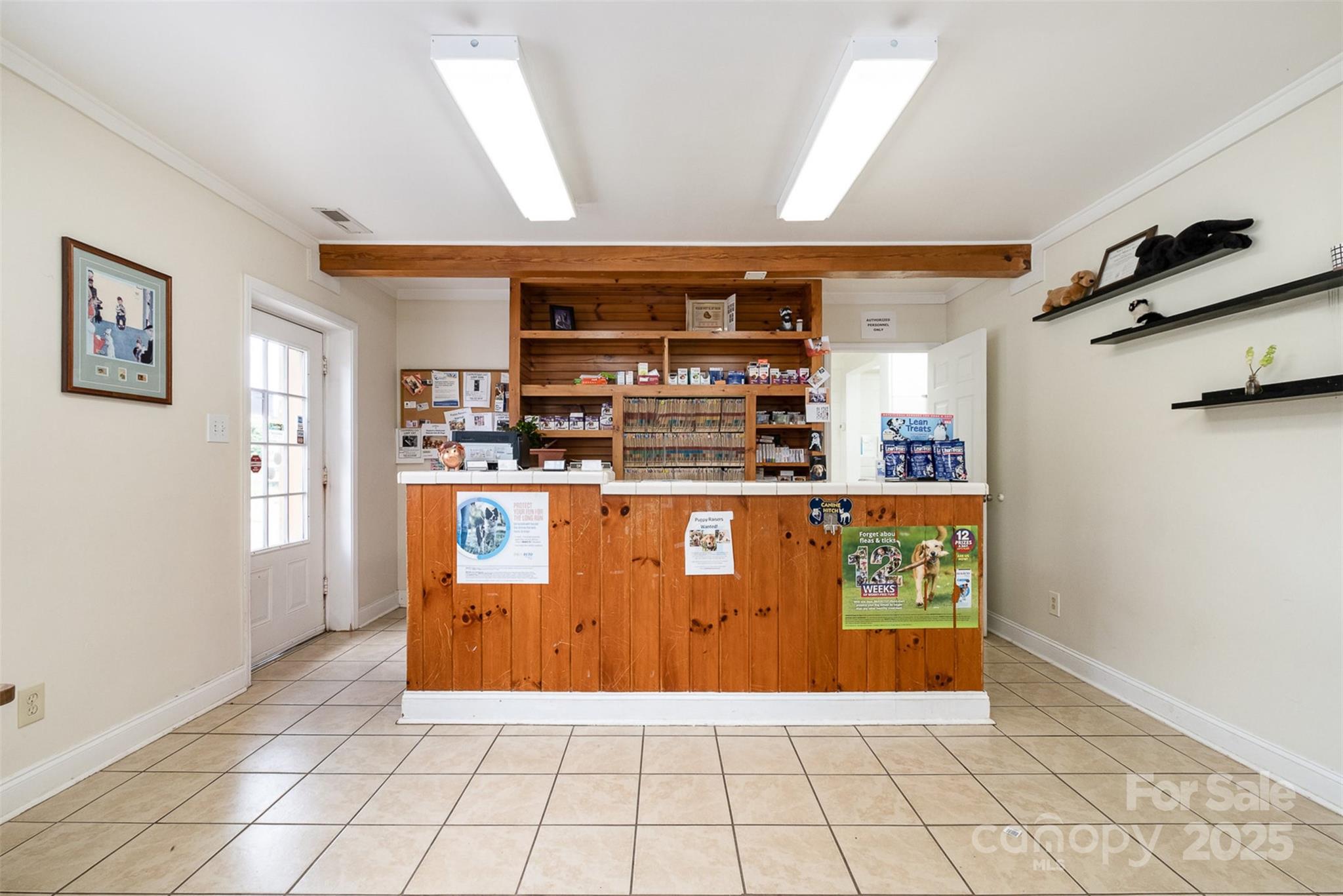 1512 Davie Avenue 2/11 Property Photo 5