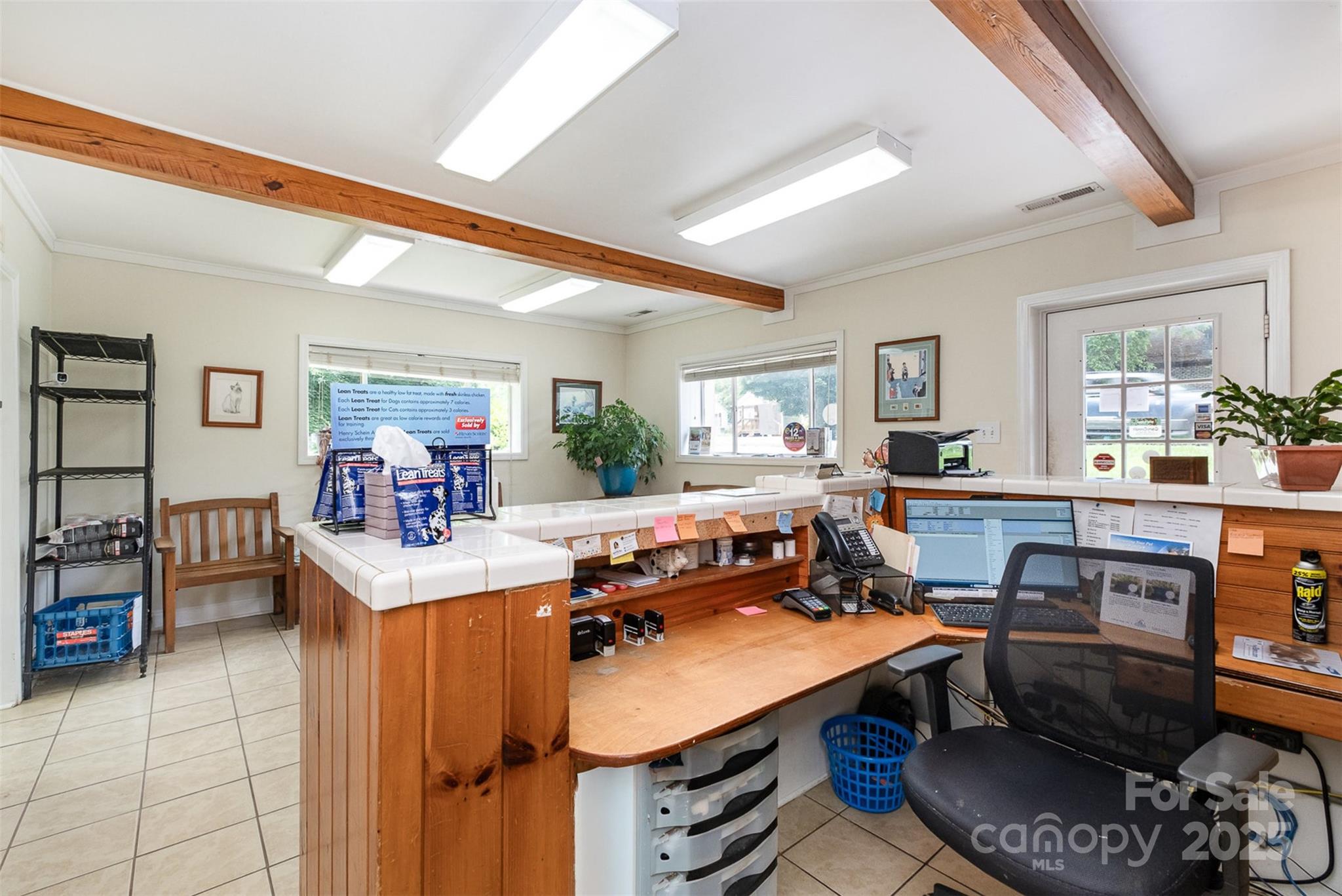 1512 Davie Avenue 2/11 Property Photo 7