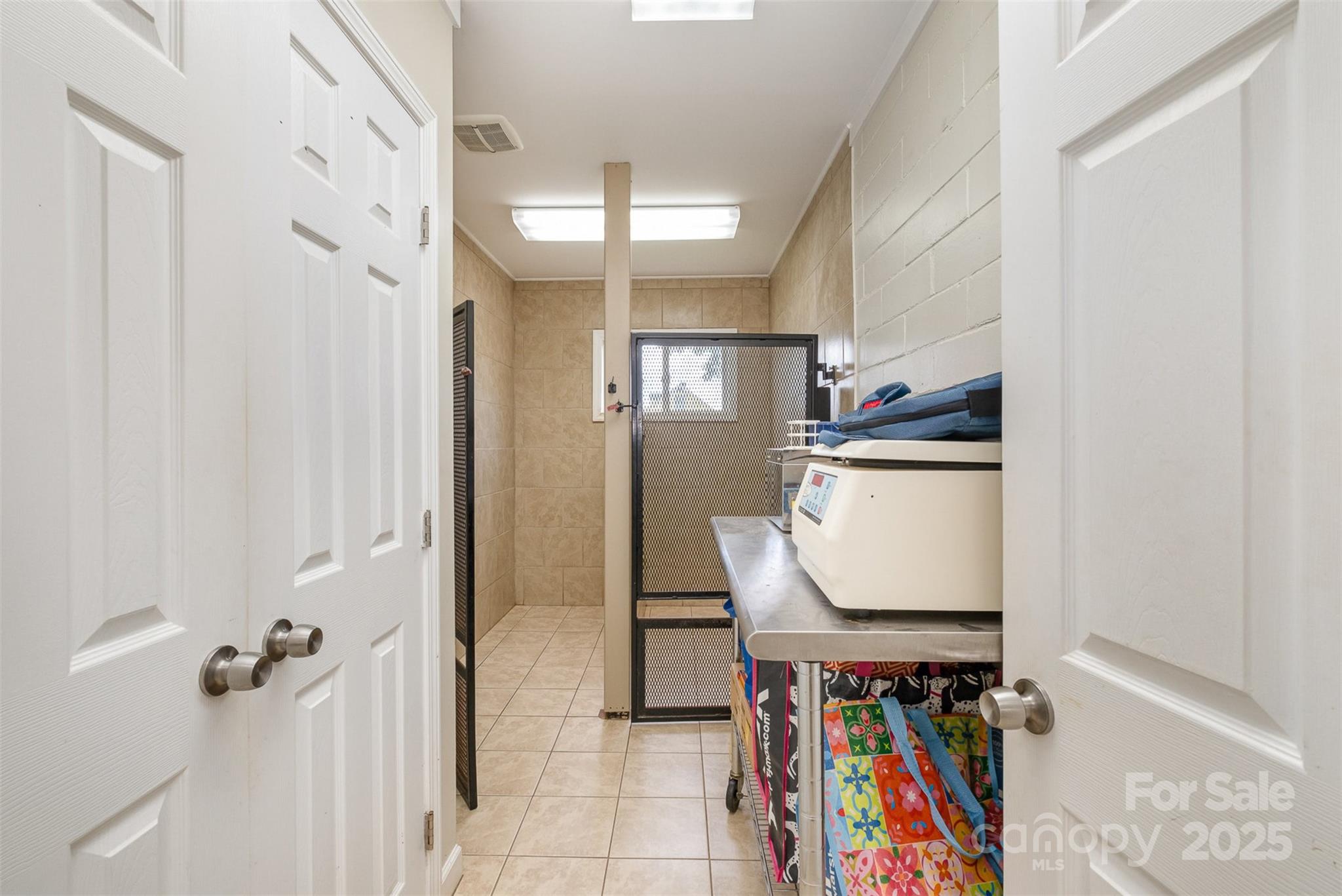 1512 Davie Avenue 2/11 Property Photo 23