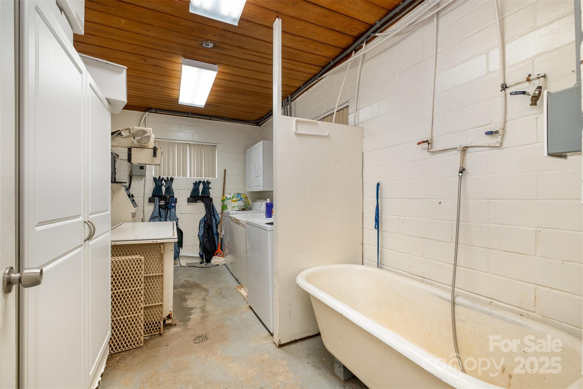 1512 Davie Avenue 2/11 Property Photo 24