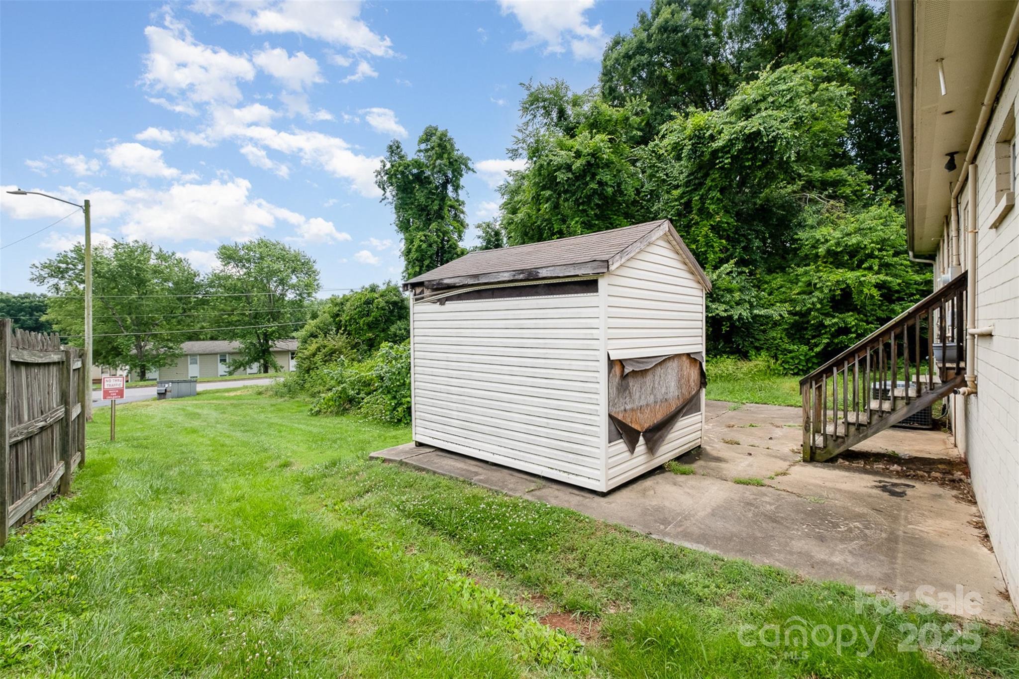 1512 Davie Avenue 2/11 Property Photo 26