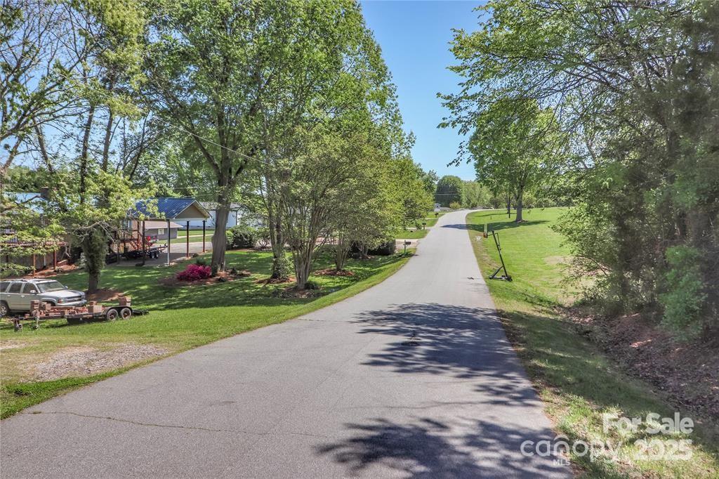 4279 Candlewood Drive Property Photo 3