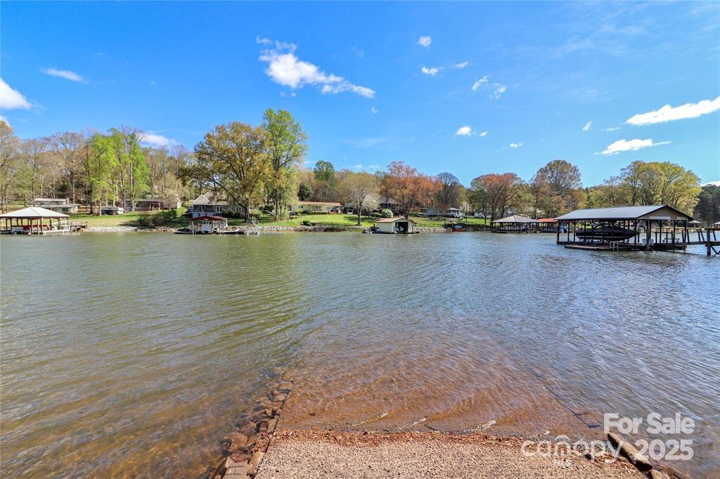 4279 Candlewood Drive Property Photo 4