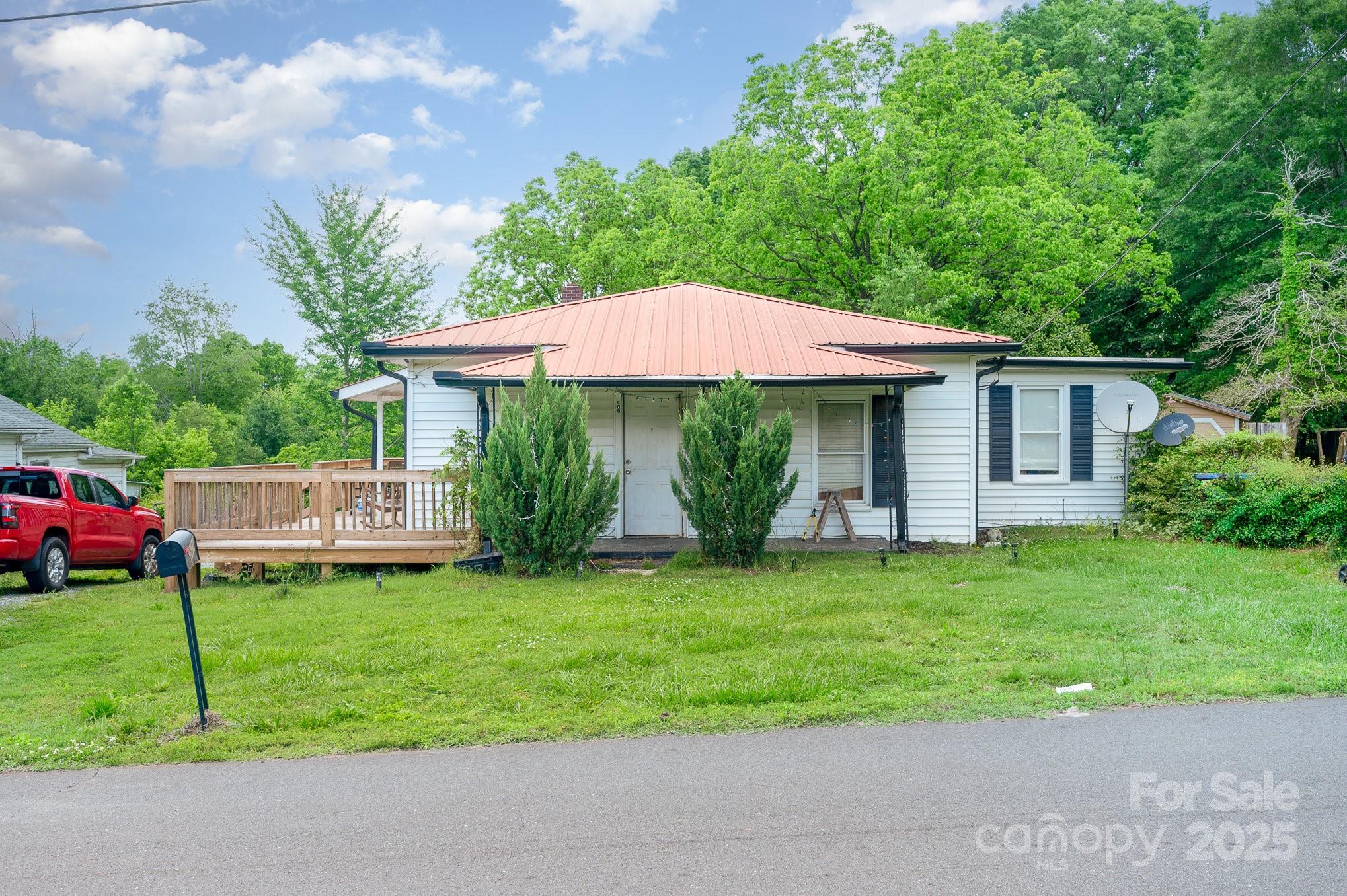 511 W Finger Street Property Photo