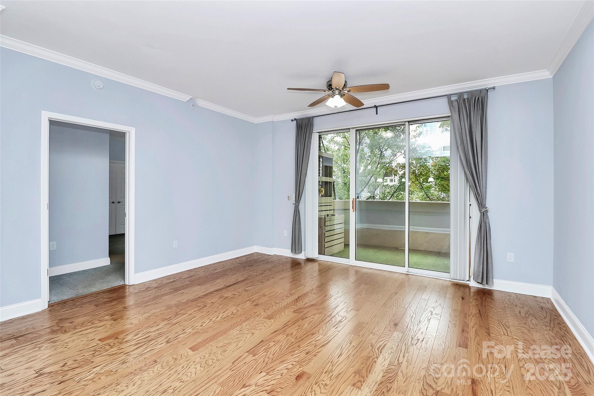 300 W 5th Street 315 Property Photo 10