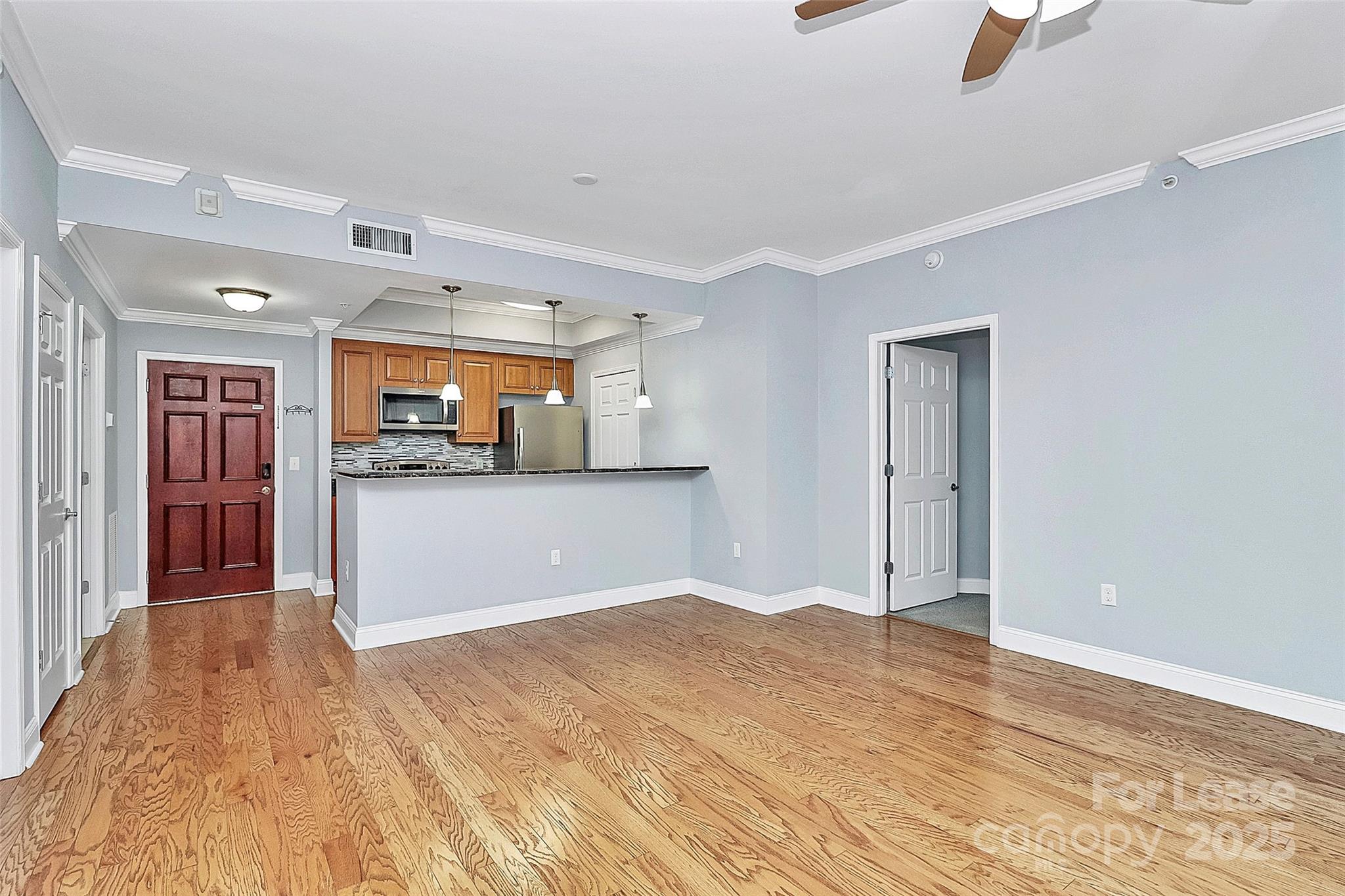 300 W 5th Street 315 Property Photo 12