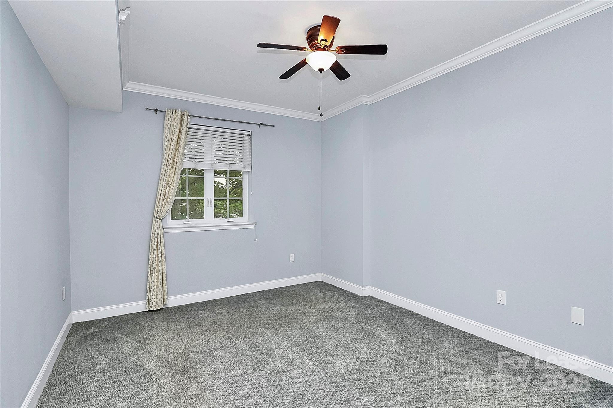 300 W 5th Street 315 Property Photo 18