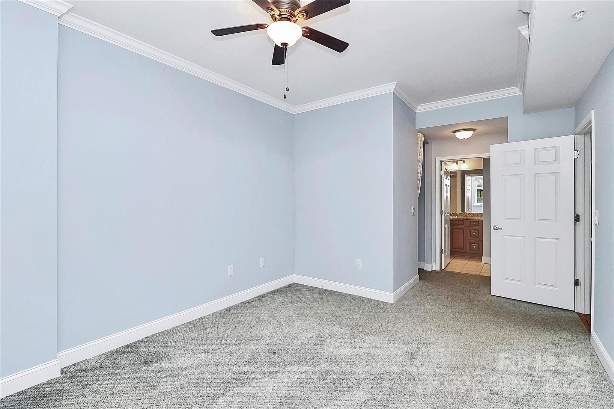 300 W 5th Street 315 Property Photo 19