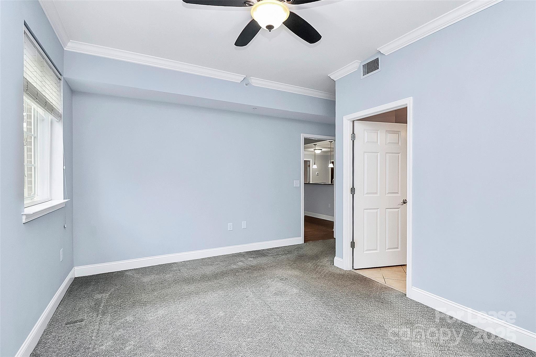 300 W 5th Street 315 Property Photo 24