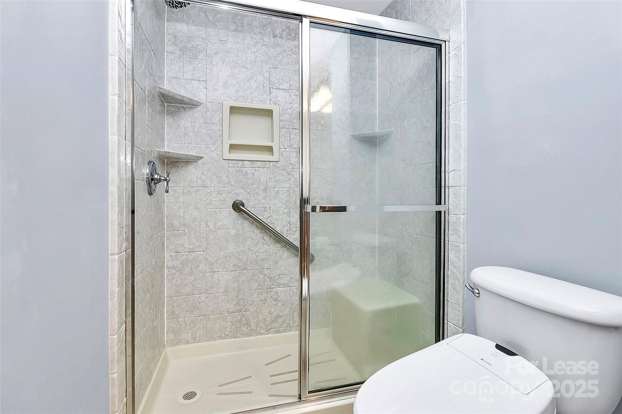 300 W 5th Street 315 Property Photo 27