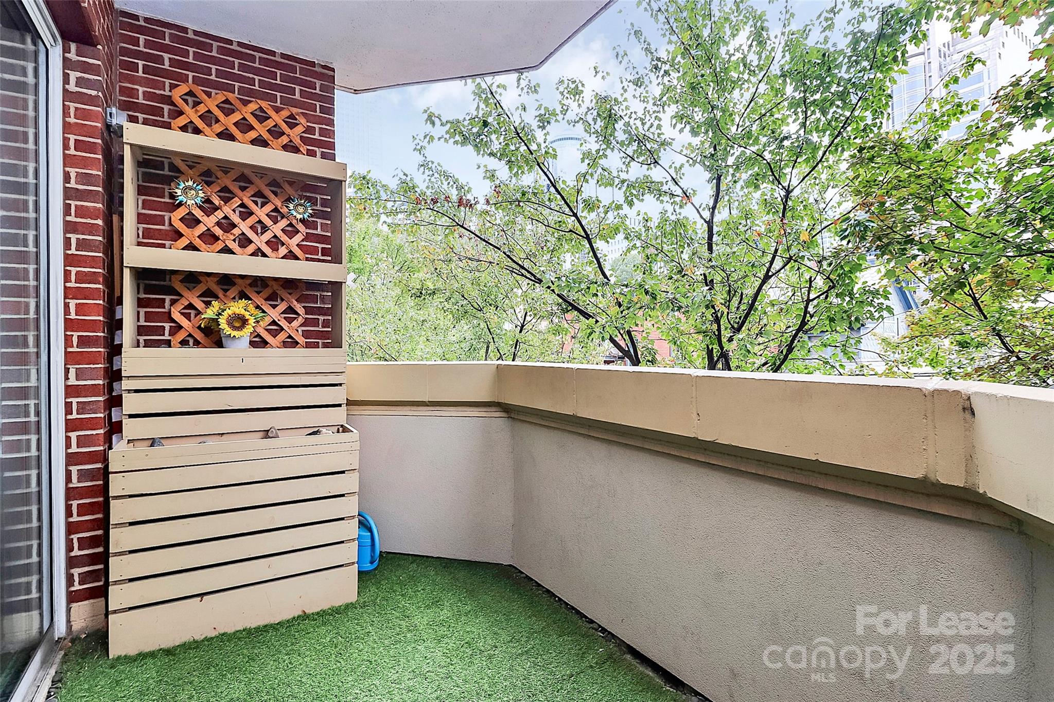 300 W 5th Street 315 Property Photo 30