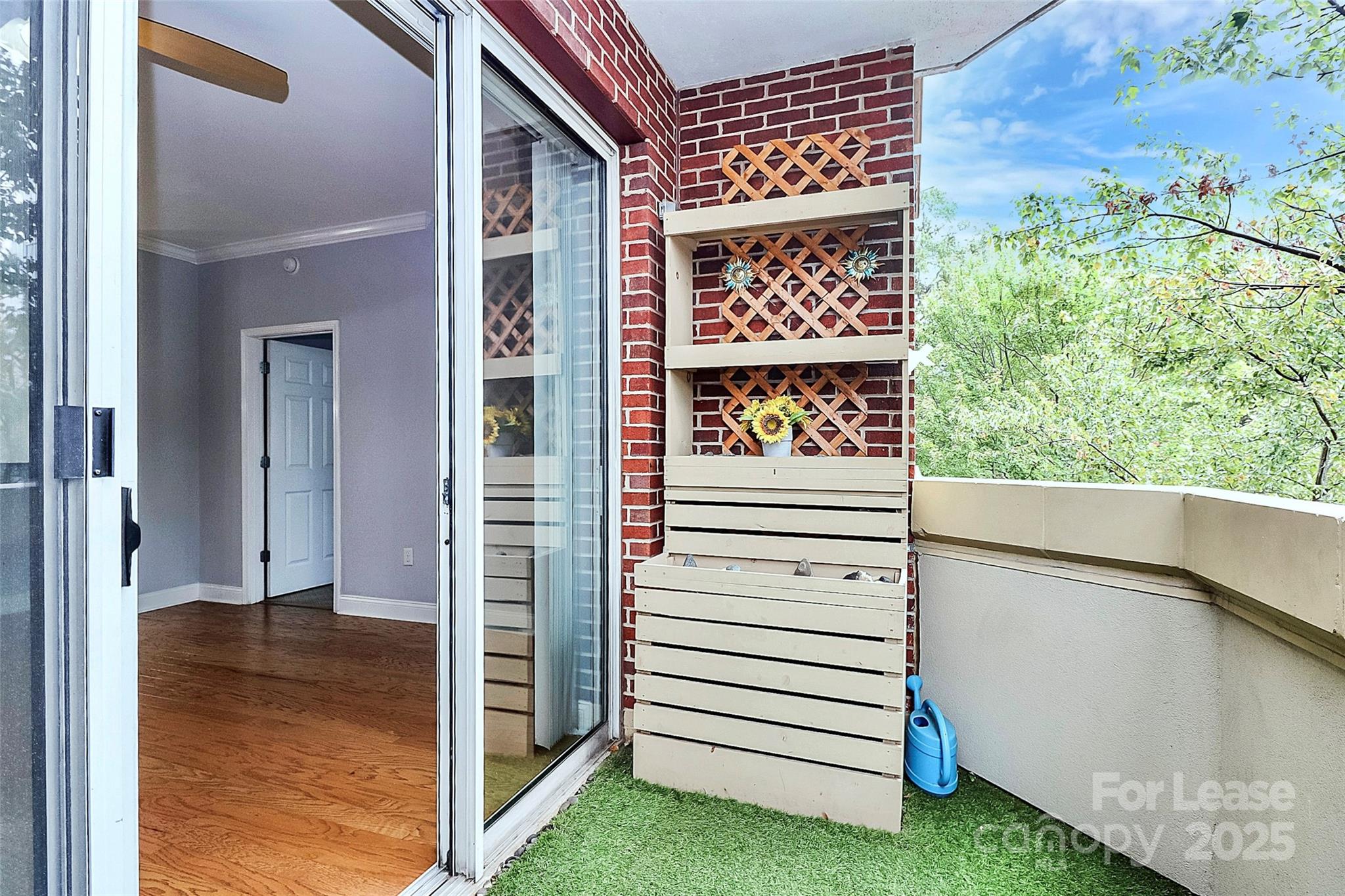 300 W 5th Street 315 Property Photo 31