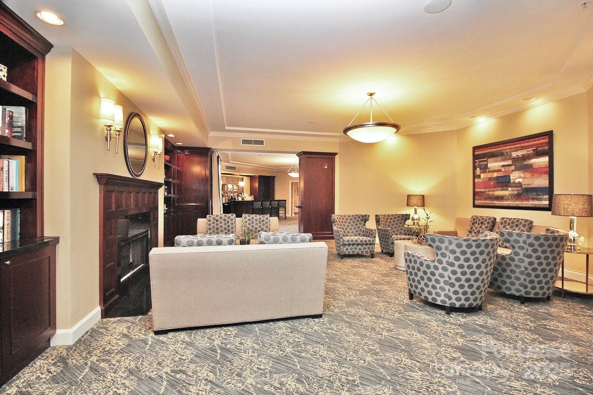 300 W 5th Street 315 Property Photo 37