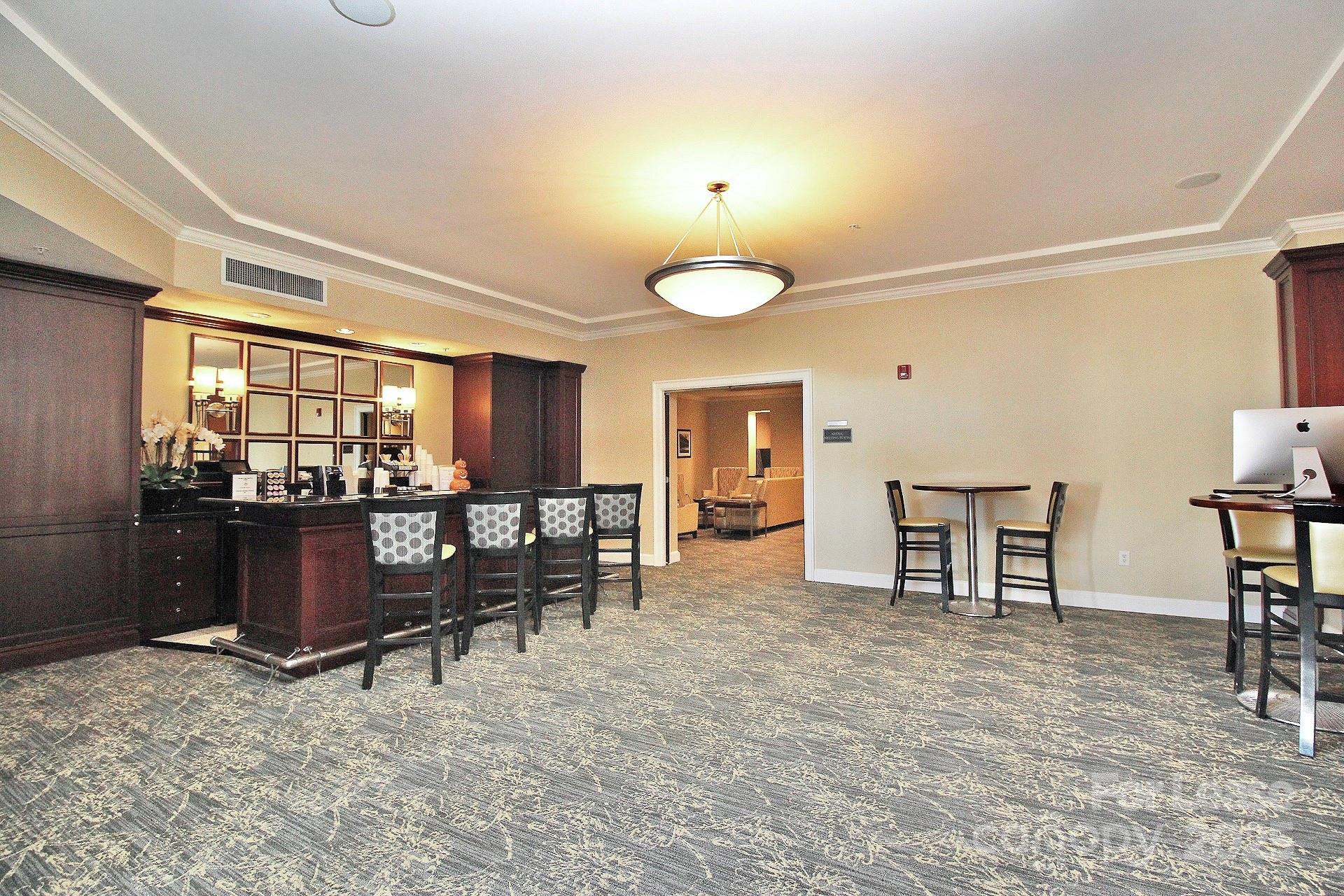 300 W 5th Street 315 Property Photo 38