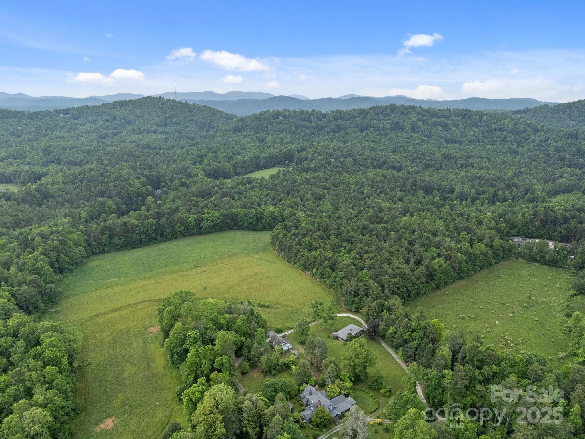 349 Red Fox Lane Property Photo 4