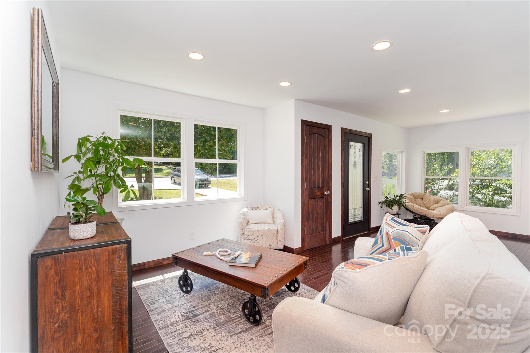 3331 Eastwood Drive Property Photo 3