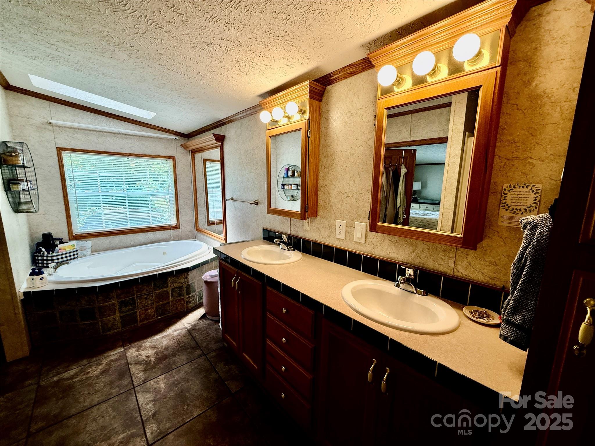 9 Henry White Lane Property Photo 27